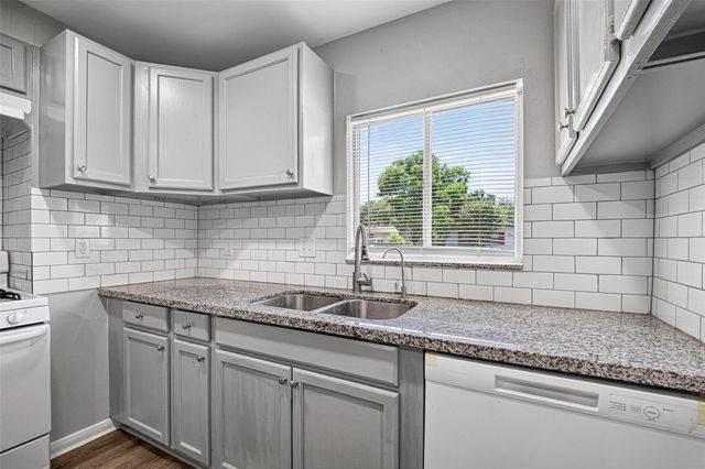 3408 Palm Avenue, Texas City, TX 77590