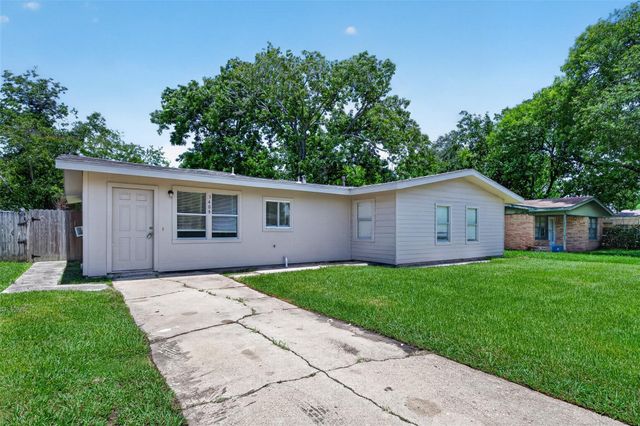 3408 Palm Avenue, Texas City, TX 77590