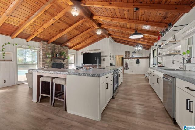 207 CRESCENT CIRCLE, Jasper, AL 35503