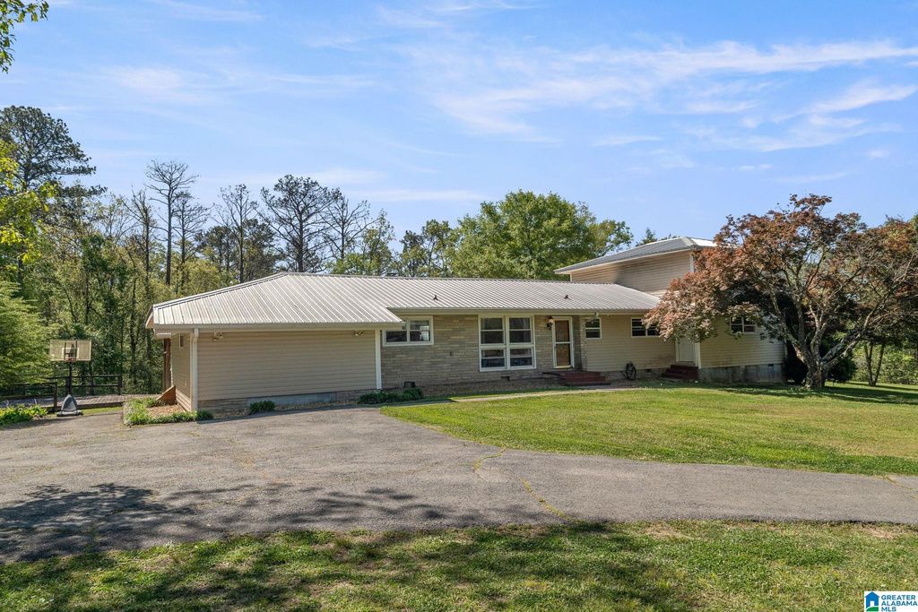 207 CRESCENT CIRCLE, Jasper, AL 35503