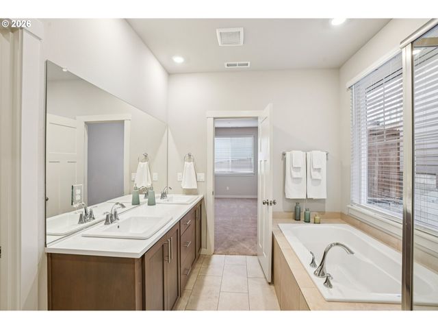 12095 Sw SONGLARK Ter, Beaverton, OR 97007