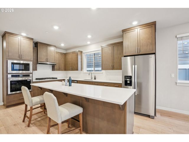 12095 Sw SONGLARK Ter, Beaverton, OR 97007