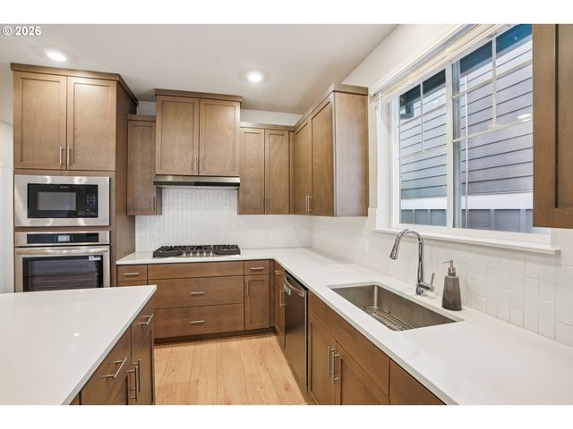 12095 Sw SONGLARK Ter, Beaverton, OR 97007