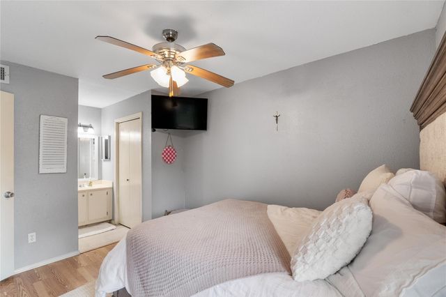 13151 Walden Road 161, Montgomery, TX 77356