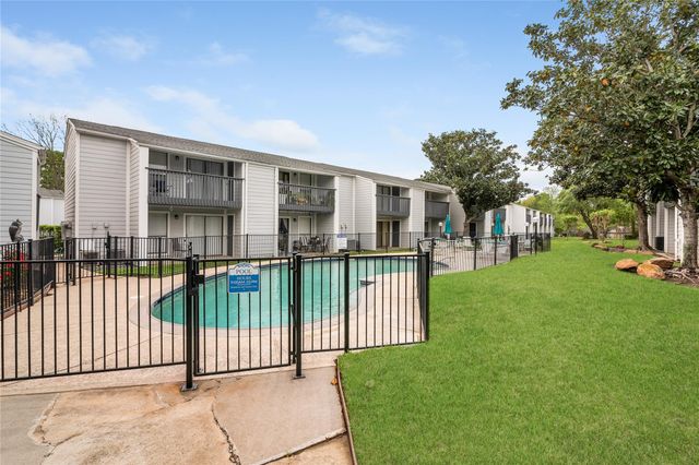 13151 Walden Road 161, Montgomery, TX 77356