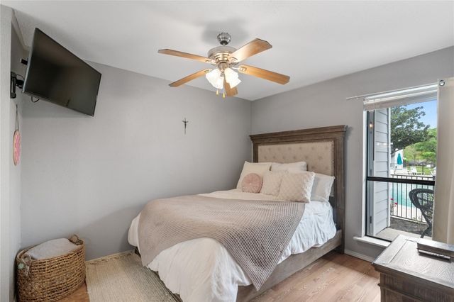 13151 Walden Road 161, Montgomery, TX 77356