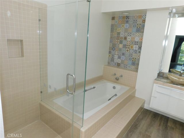 5 Lakefront, Irvine, CA 92604
