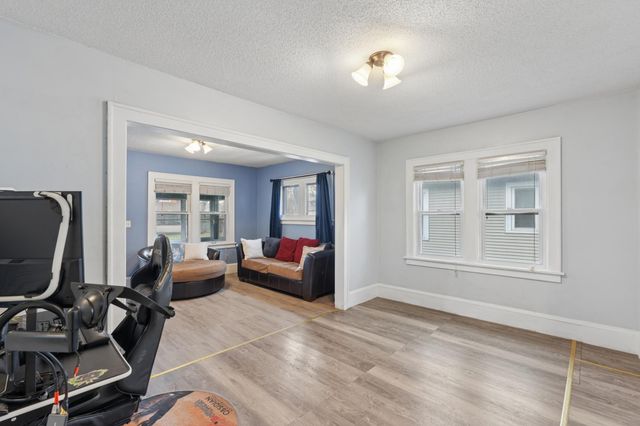 228 8th Avenue S, South Saint Paul, MN 55075