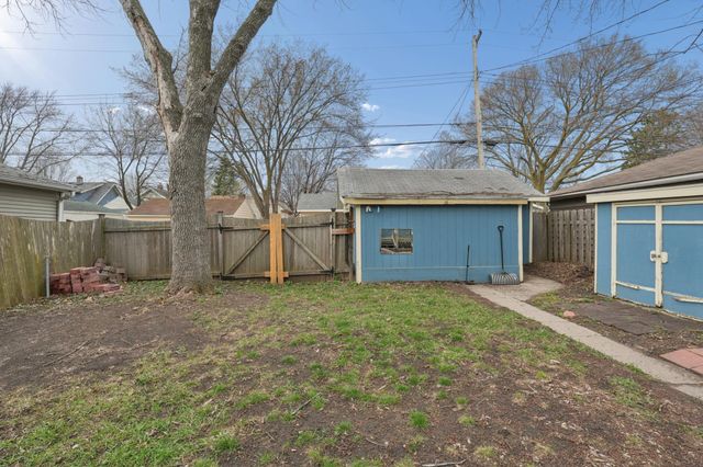 228 8th Avenue S, South Saint Paul, MN 55075