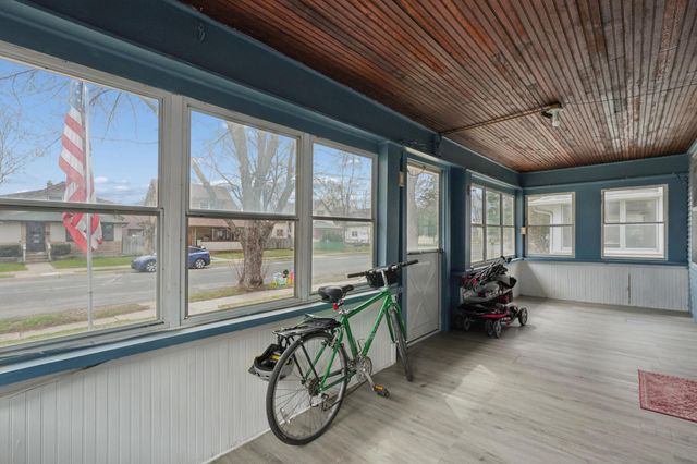 228 8th Avenue S, South Saint Paul, MN 55075