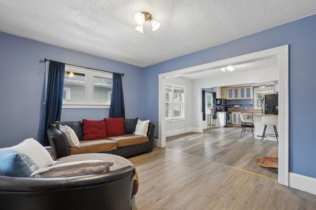 228 8th Avenue S, South Saint Paul, MN 55075