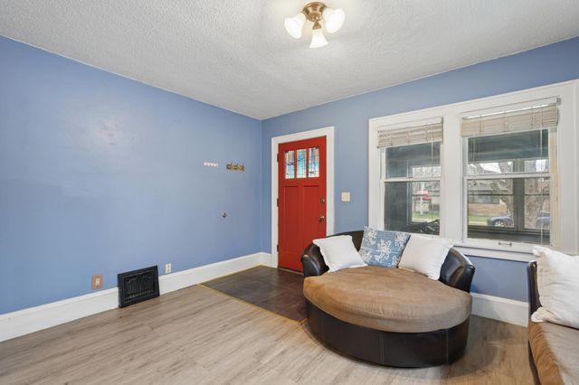 228 8th Avenue S, South Saint Paul, MN 55075