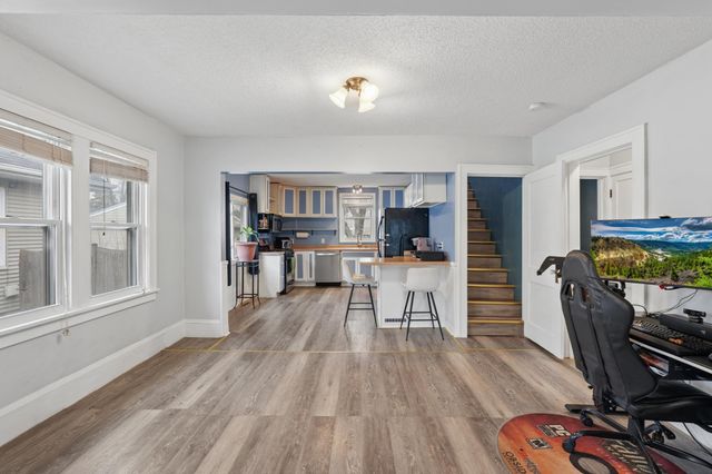 228 8th Avenue S, South Saint Paul, MN 55075