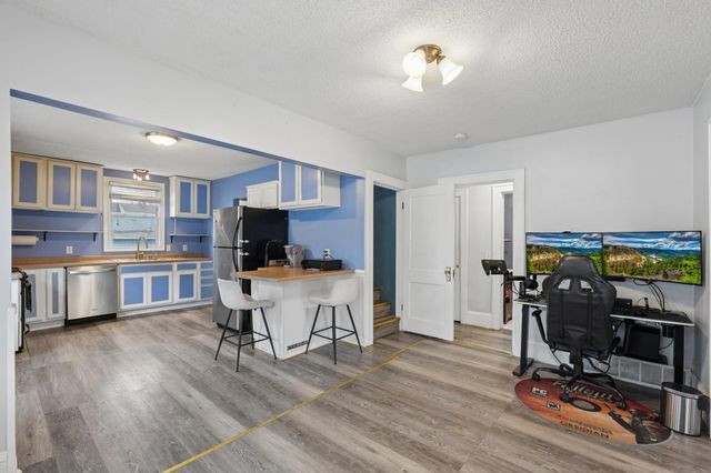 228 8th Avenue S, South Saint Paul, MN 55075