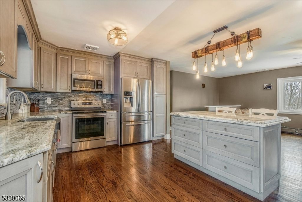 48 Neepaulin Dr, Wantage Twp., NJ 07461