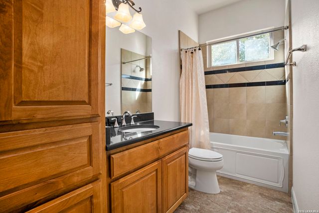 16 Liser Glen, San Antonio, TX 78257