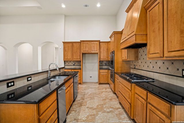 16 Liser Glen, San Antonio, TX 78257