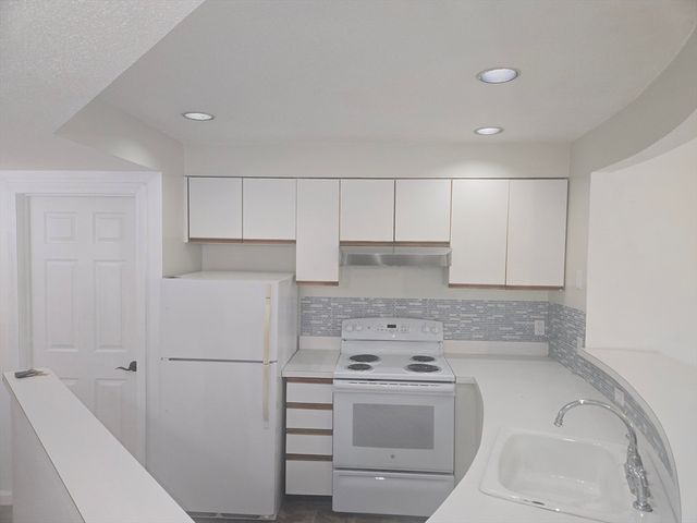 165 Cottage St 706, Chelsea, MA 02150