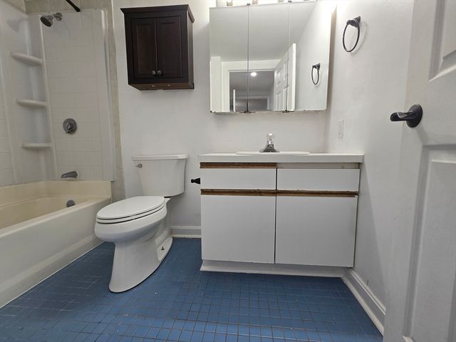 165 Cottage St 706, Chelsea, MA 02150