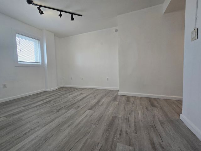 165 Cottage St 706, Chelsea, MA 02150