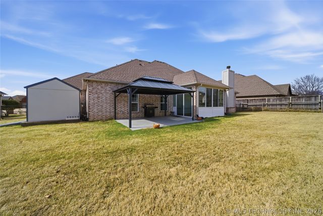 1202 Fairway Street, Claremore, OK 74019