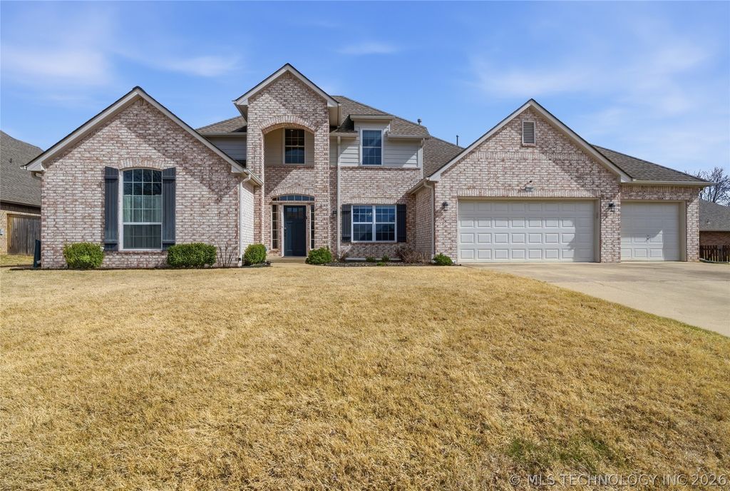 1202 Fairway Street, Claremore, OK 74019