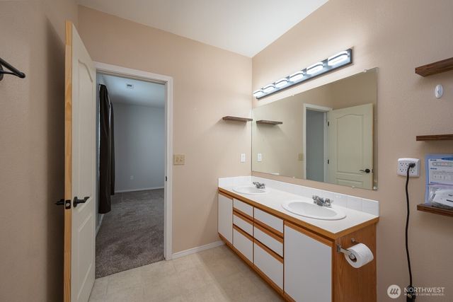 725 Penrose Street, Moses Lake, WA 98837