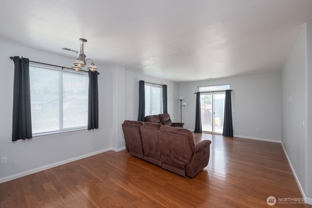 725 Penrose Street, Moses Lake, WA 98837