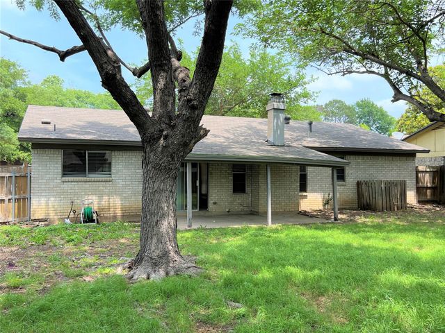 2310 Dartmouth Drive, Arlington, TX 76015