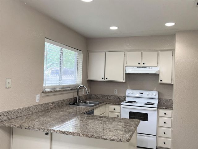 2310 Dartmouth Drive, Arlington, TX 76015