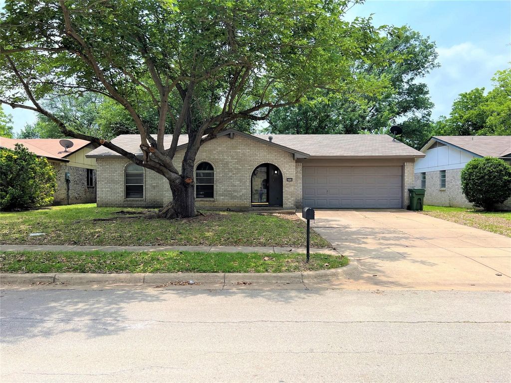 2310 Dartmouth Drive, Arlington, TX 76015