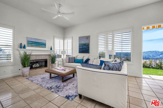 16730 Calle De Catalina, Pacific Palisades, CA 90272