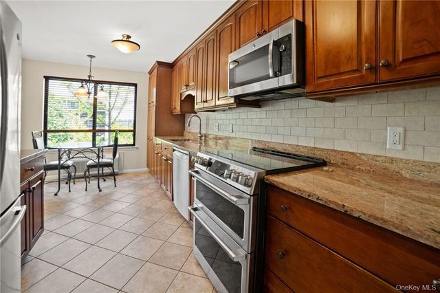 300 High Point Drive 512, Hartsdale, NY 10530
