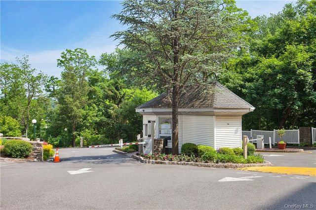 300 High Point Drive 512, Hartsdale, NY 10530