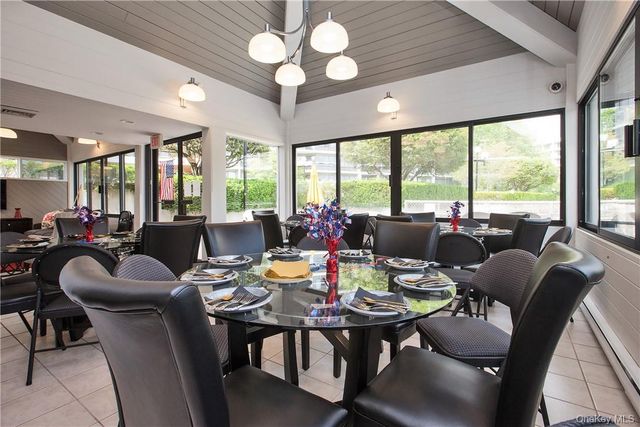 300 High Point Drive 512, Hartsdale, NY 10530
