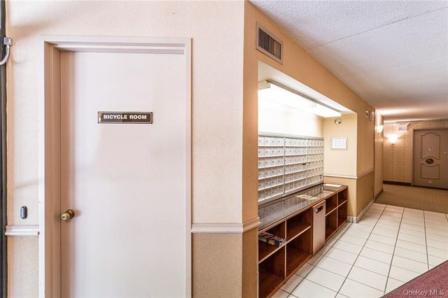 300 High Point Drive 512, Hartsdale, NY 10530