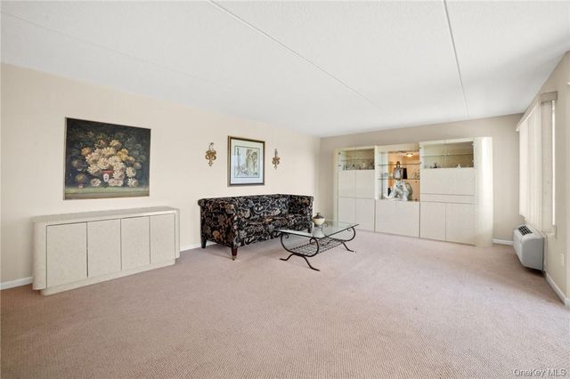 300 High Point Drive 512, Hartsdale, NY 10530