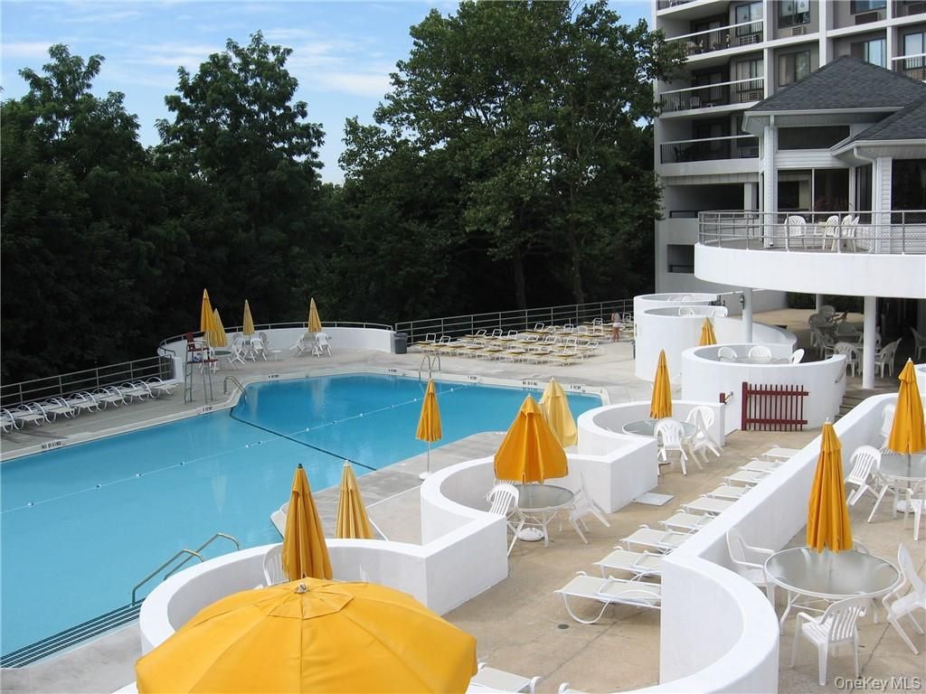 300 High Point Drive 512, Hartsdale, NY 10530