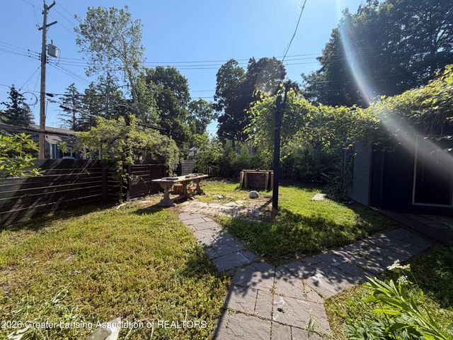950 Westlawn Avenue, East Lansing, MI 48823