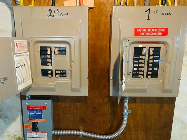 12 Sears St, New Bedford, MA 02740