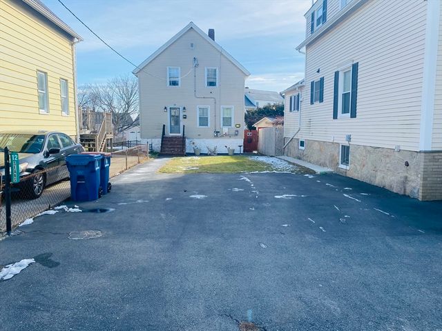 12 Sears St, New Bedford, MA 02740
