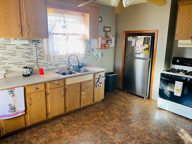 12 Sears St, New Bedford, MA 02740