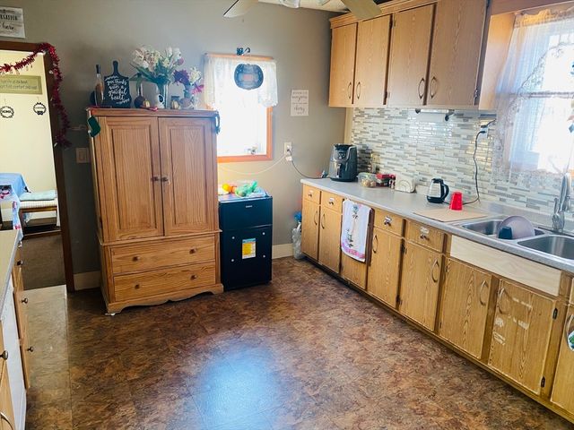 12 Sears St, New Bedford, MA 02740