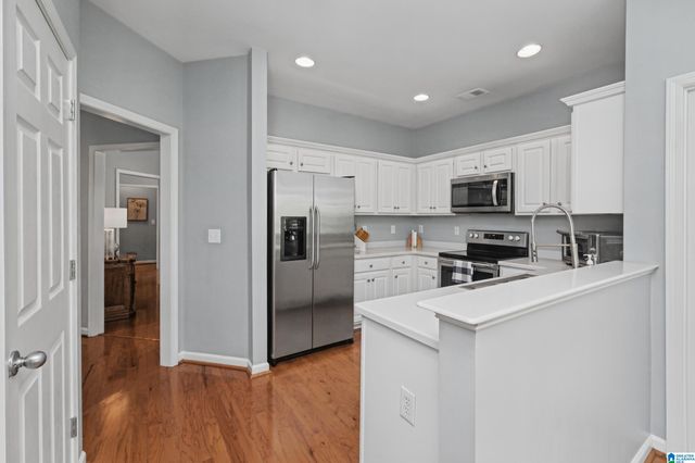909 NARROWS POINT DRIVE, Birmingham, AL 35242