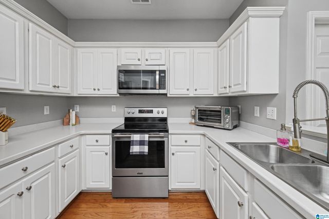 909 NARROWS POINT DRIVE, Birmingham, AL 35242