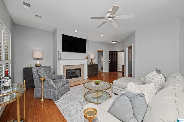 909 NARROWS POINT DRIVE, Birmingham, AL 35242