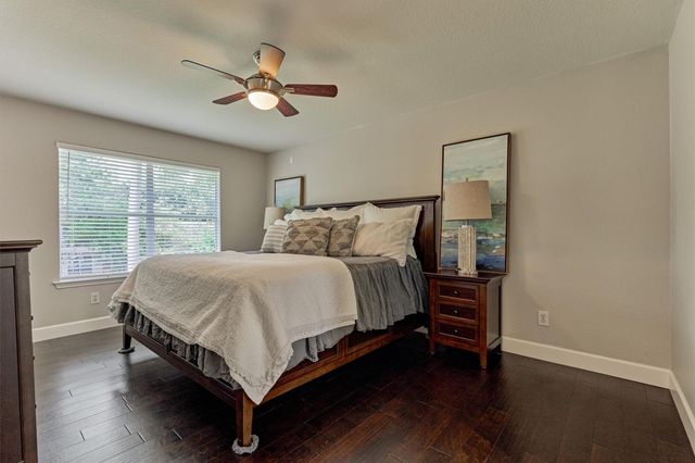 23 Wintergrass Place, The Woodlands, TX 77382