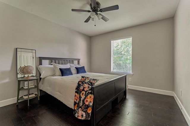 23 Wintergrass Place, The Woodlands, TX 77382