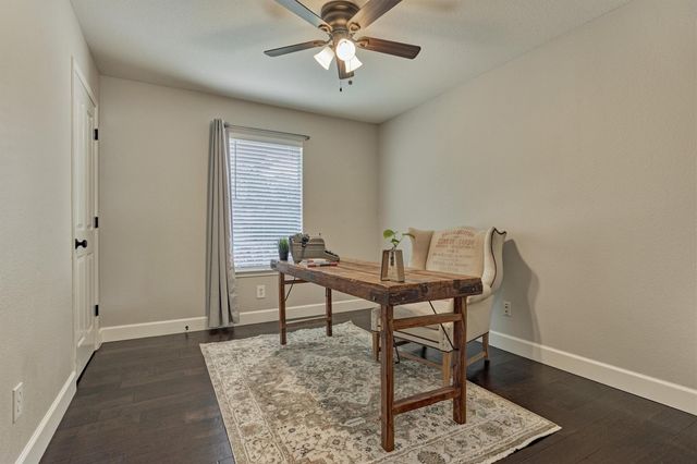23 Wintergrass Place, The Woodlands, TX 77382