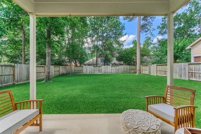 23 Wintergrass Place, The Woodlands, TX 77382